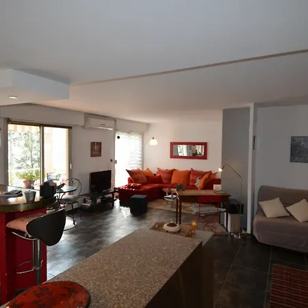 Rouge Indien Appartement *